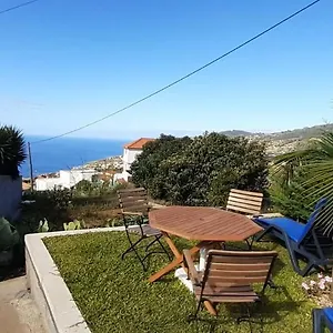 https://casa-campos-modern-two-bedroom-house-in-loreto.madeira-islandshotels.com