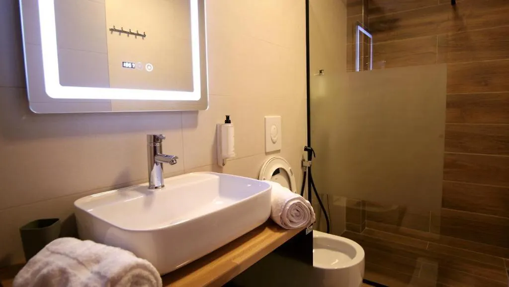 Koni'S Studio Apartments Tirana 0*,